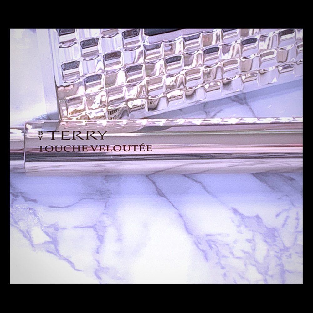 By Terry Touche Veloutee Highlighting Concealer